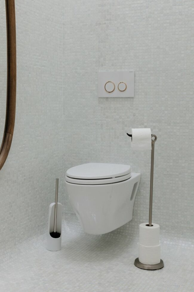 TUCAN TOILET PAPER STAND NICKEL 20.3X20.3X73.7CM - Image 6