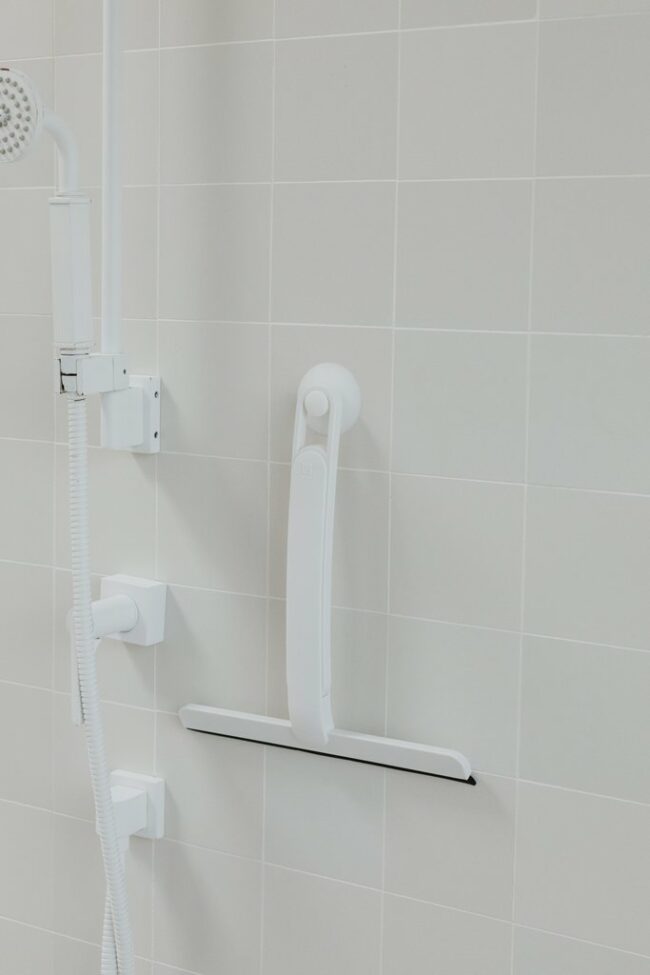 FLEX SURE LOCK SHOWER EXTENDABLE SQUEEGEE WHITE 26X29.2X3.2CM - Image 4
