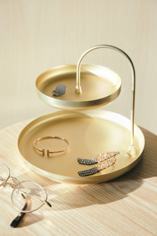 POISE TWO TIERED TRAY BRASS 20.32X18.42CM - Image 4