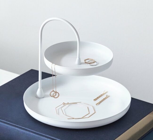 POISE TWO TIERED TRAY WHITE 20.32X20.32X18.41CM - Image 3