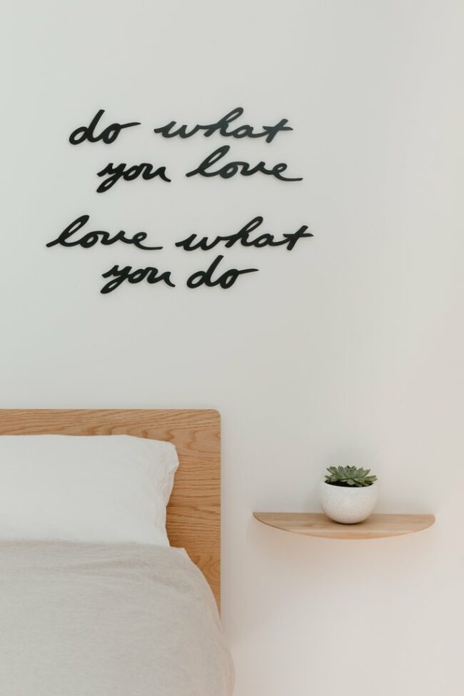 SET OF 8 'DO WHAT YOU LOVE' MANTRA WALL DECOR BLACK 31.75X6.99X1.27CM - Image 5
