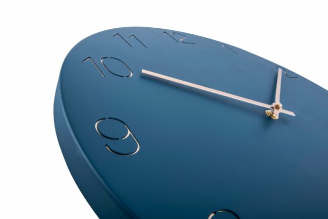 WALL CLOCK CHARM ENGRAVED NUMBERS DARK BLUE 40X3.5CM - Image 3