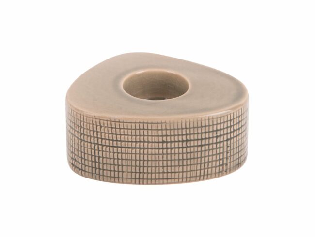 TEALIGHT HOLDER TRIANGLE CERAMIC SMALL 12.5X10.5X5.2CM - Image 2