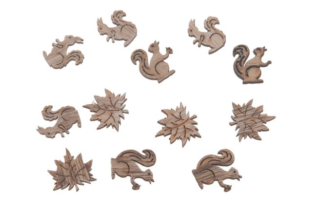 X-MAS WOODEN BROWN CONFETTI SQUIREL & LEAF 12PCS