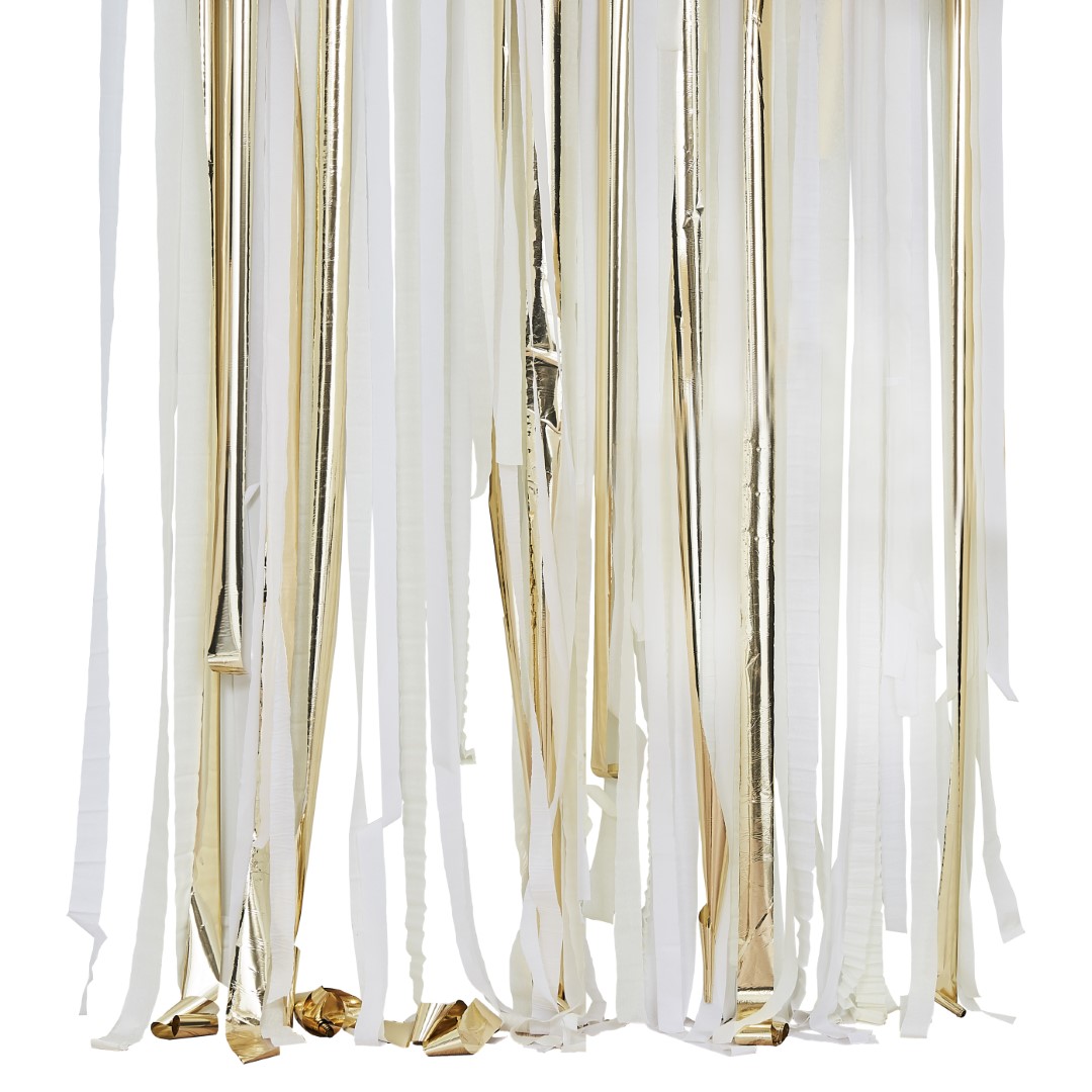 GOLD METALLIC PARTY STREAMERS BACKDROP - Pergamos