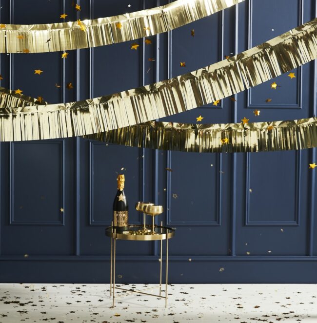 GOLD FOILED FRINGE GARLAND DECORATION - Image 3