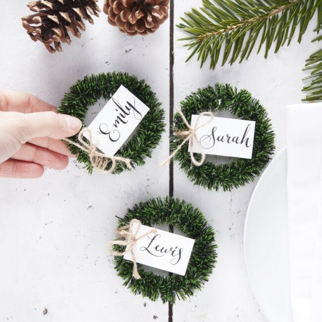 CHRISTMAS WREATH NAME PLACE CARDS HOLDERS 4PCS - Image 3