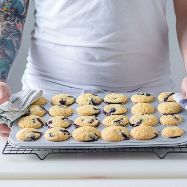 MINI MUFFIN PAN 24 CUPS 38.5X26X3CM - Image 3