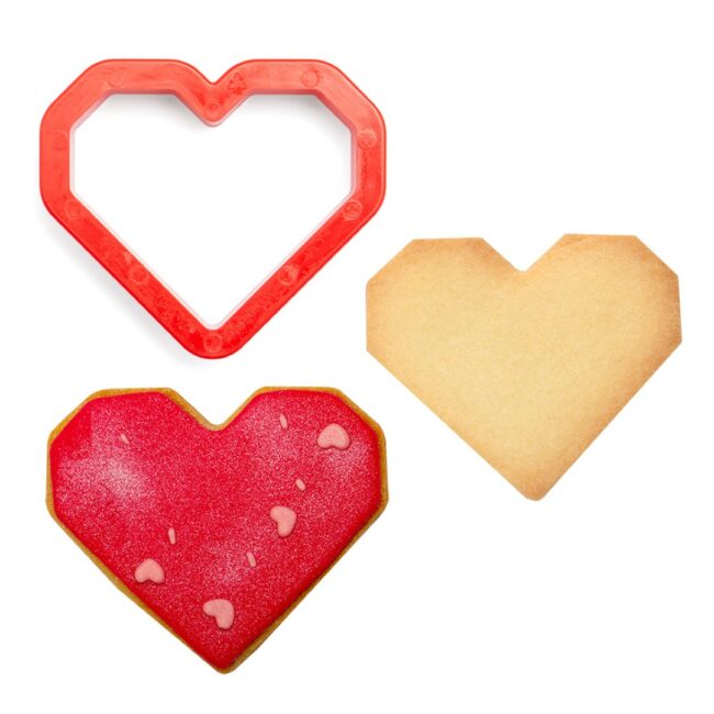PLASTIC COOKIE CUTTERS HEART 7X5X2.2CM