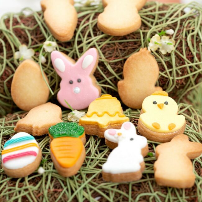 SET OF 6 EASTER PLASTIC COOKIE CUTTERS - Image 2