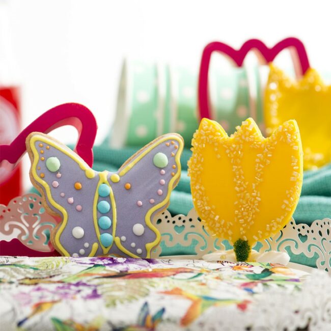 PLASTIC BUTTERFLY & FLOWER COOKIE CUTTERS 2PCS - Image 4