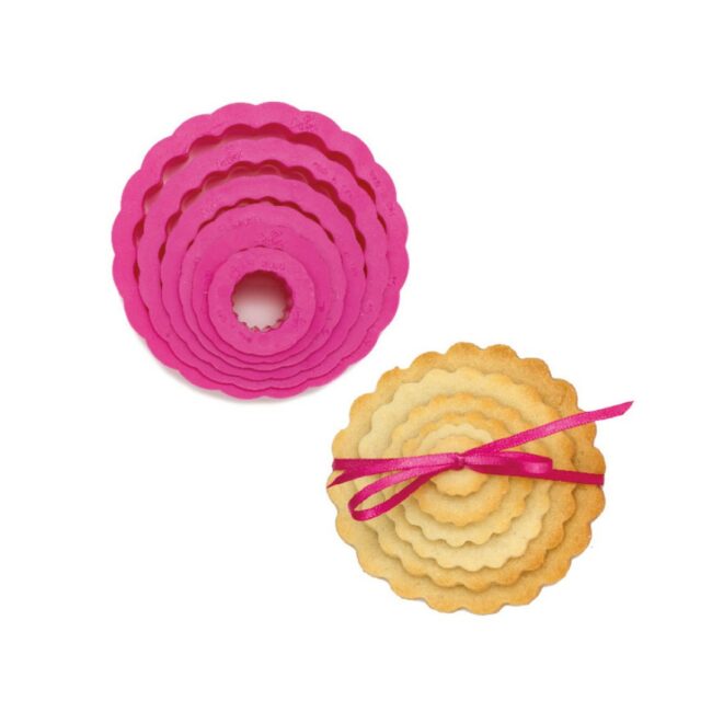 SET OF 6 ROUND SCALLOPED COOKIE CUTTERS - Image 3
