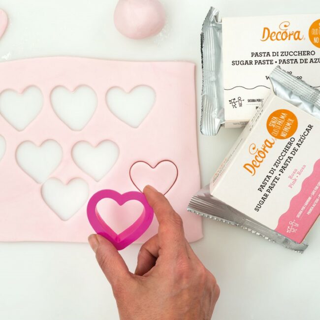 SET OF 4 HEART COOKIE CUTTERS - Image 4
