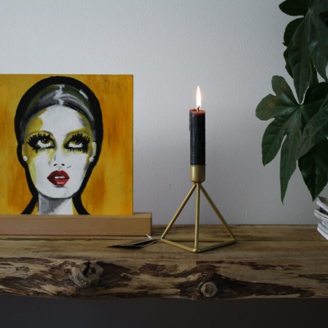 METAL CANDLE HOLDER TRIANGLE OFF GOLD