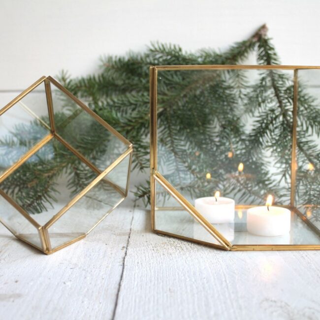 METAL CUBE AND GLASS GOLD