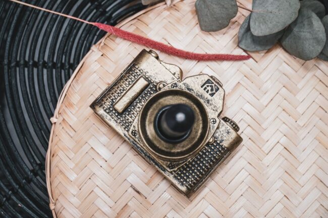 CANDLE HOLDER CAMERA GOLD 11X6X7CM - Image 2