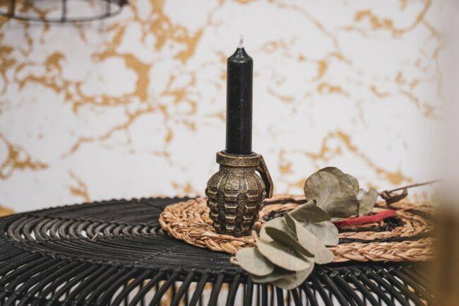 CANDLE HOLDER HAND GRENADE GOLD 6X7X5CM - Image 3