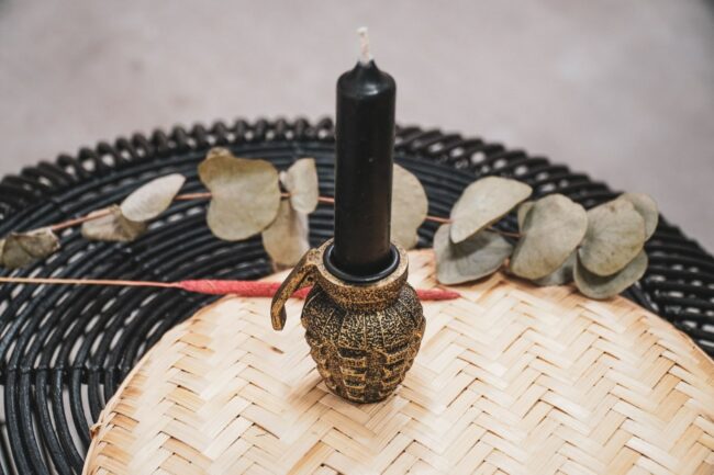 CANDLE HOLDER HAND GRENADE GOLD 6X7X5CM - Image 4