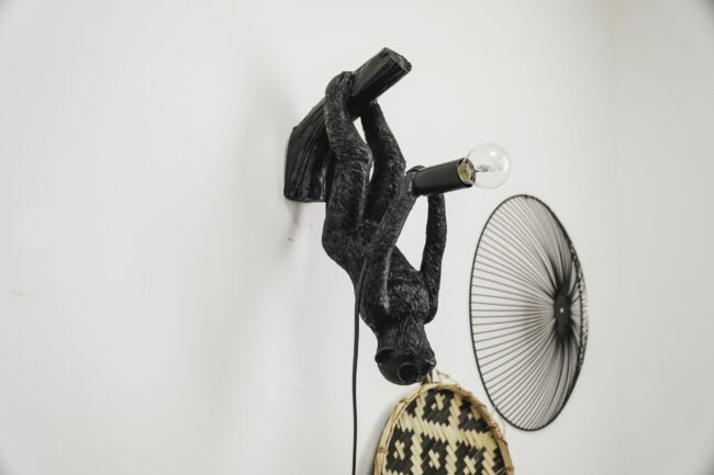 HANDING MONKEY LAMP BLACK 23X36X11CM - Image 2