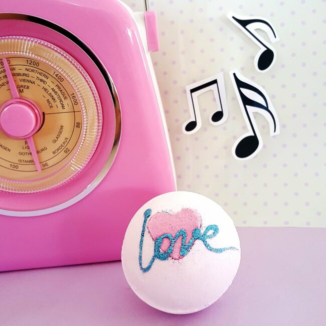 ALL YOU NEED IS LOVE BATH BLASTER 160G - Image 4