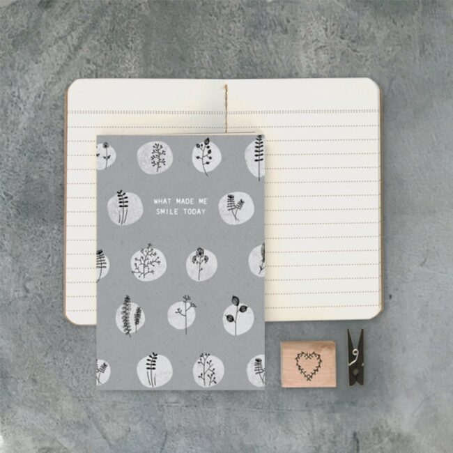 SMALL BOOK - WHAT MADE ME SMILE 9X14X1.2CM - Image 3