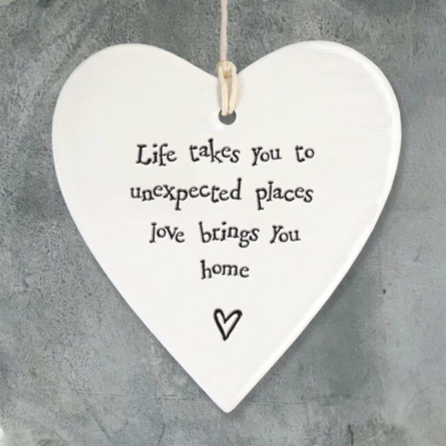 PORCELAIN ROUND HEART - LIFE TAKES YOU 8.5X9.5X0.5CM