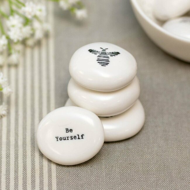 PORCELAIN PEBBLE BEE ''BE YOURSELF'' 4X3.5X1.5CM - Image 3