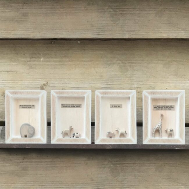 BOX FRAME - A GOOD FRIEND KNOWS 10X12.5X2CM - Image 4