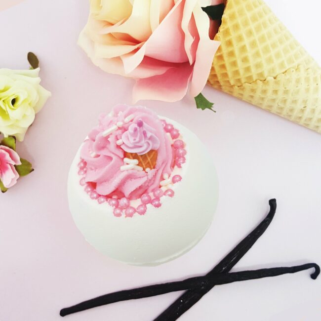 ICE CREAM QUEEN BATH BLASTER - Image 4