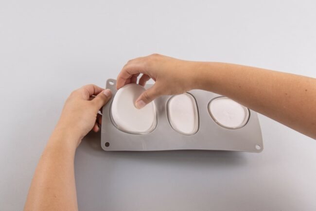 SILICONE CASTING MOULD STONES BIG 14.5X26X3.5CM - 3SHAPES - Image 3