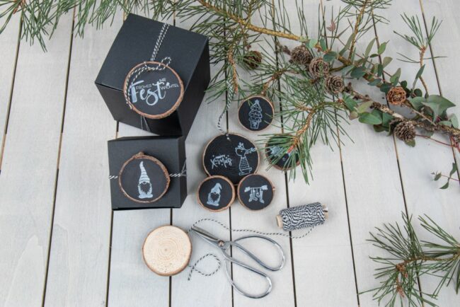 WOODEN DISCS FOR HANGING 6.5-7.5CMØ, NATURAL - 4PCS - Image 5