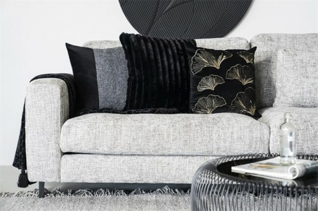 PILLOW WUZZY BLACK 50X50CM - Image 3