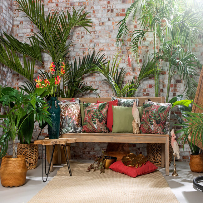 WR DECORATIVE CUSHION OUTDOOR MANCHESTER RED 45X45CM - Image 3