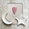 WOODEN CARD ''IT’S A GIRL'' 12X16.5X1CM - Image 2