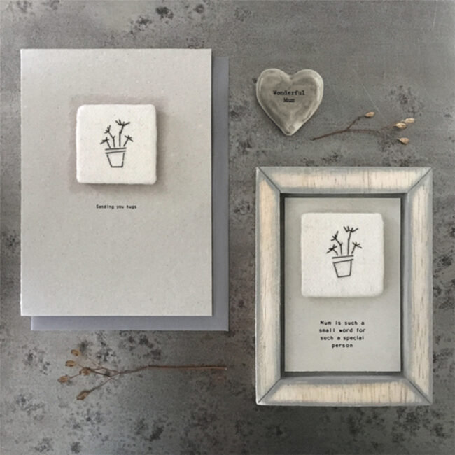 EMBROIDERED PICTURE ''MUM IS A SPECIAL PERSON'' 9.5X12.5X2CM - Image 3