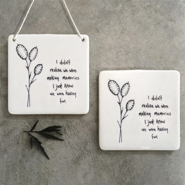 FLORAL TOKEN ''MAKING MEMORIES'' WHITE 10X10X0.5CM - Image 3