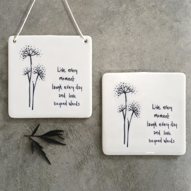 FLORAL TOKEN ''LIVE EVERY MOMENT'' WHITE 10X10X0.5CM - Image 3