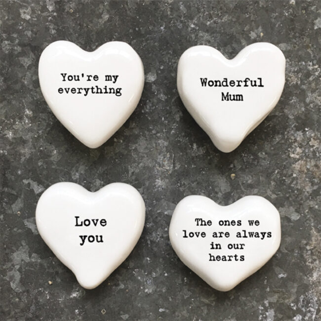 HEART TOKEN ''ONES WE LOVE'' WHITE 4X4X1.5CM - Image 3