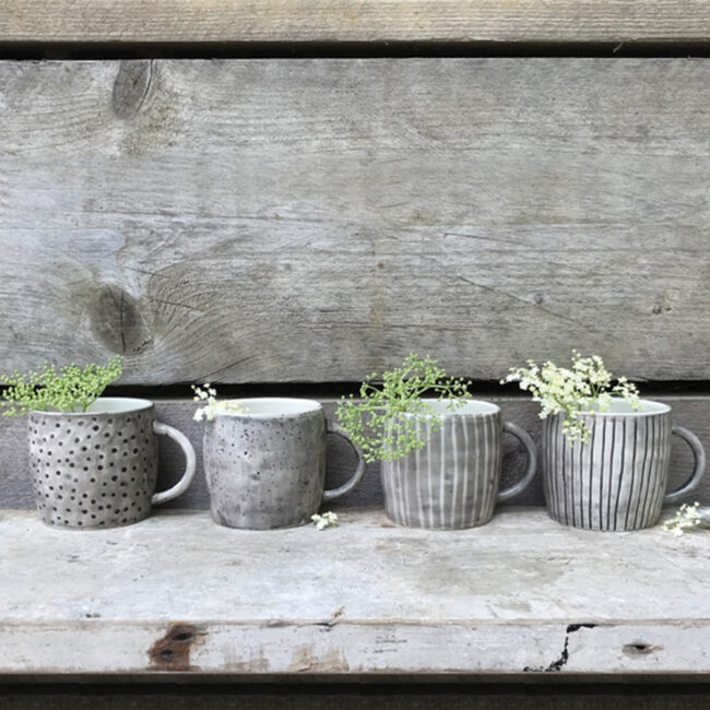 BOXED RUSTIC MUG SPECKLED WASH 9.5X14X11CM - Image 4