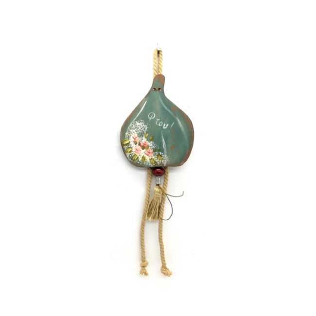 WOODEN CHARM GARLIC PASTEL IVORY 9X11CM