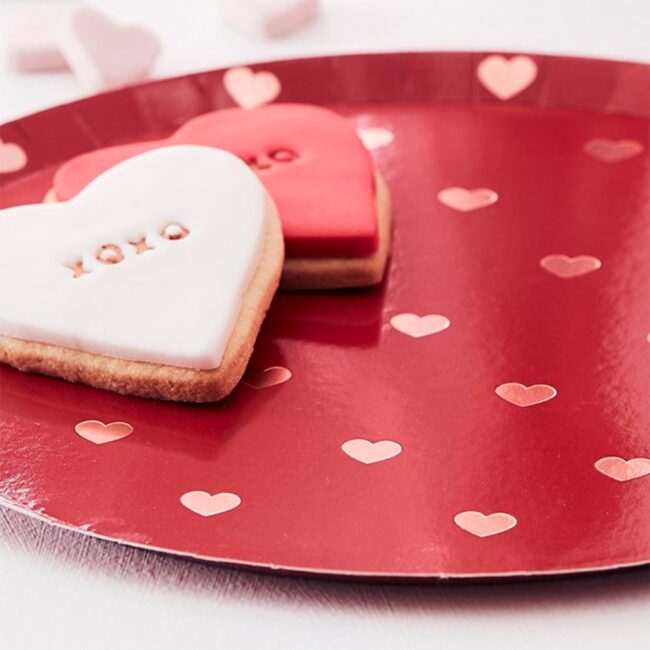 RED PLATES WITH ROSE GOLD FOILED HEARTS 24.5X24.5CM 8PCS - Image 2