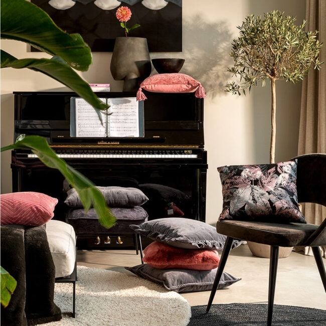 CUSHION ROBERTA DUSTY ROSE & BLACK 45X45CM - Image 3