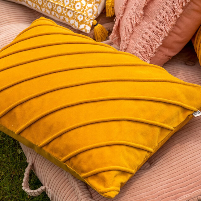 CUSHION COVER PACO VELVET GOLDEN GLOW YELLOW 40X60CM - Image 4