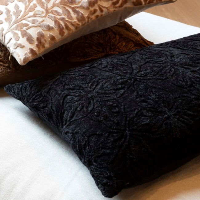 CUSHION COVER AMAR RAVEN BLACK 40X60CM - Image 3