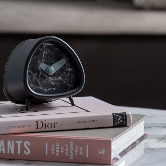 IRON ALARM CLOCK TRIANGLE MARBLE BLACK 8.6X5.5XX8.6CM - Image 3