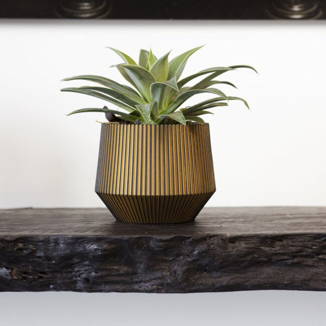 PLANTER CYLINDER GEO GROOVE BLACK/GOLD 25X20CM - Image 3