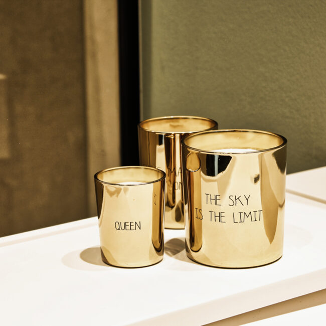 SOY CANDLE 'SHES MAGIC' SILKY TONKA 7X8.5CM - Image 3