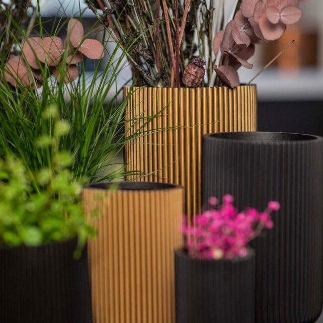 PLANTER VASE HIGH GROOVE BLACK & GOLD 14X22CM - Image 5