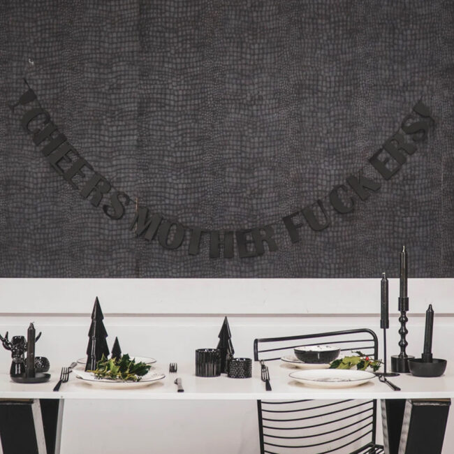 GARLAND CHEERS MOTHER FUCKERS BLACK 200CM - Image 3