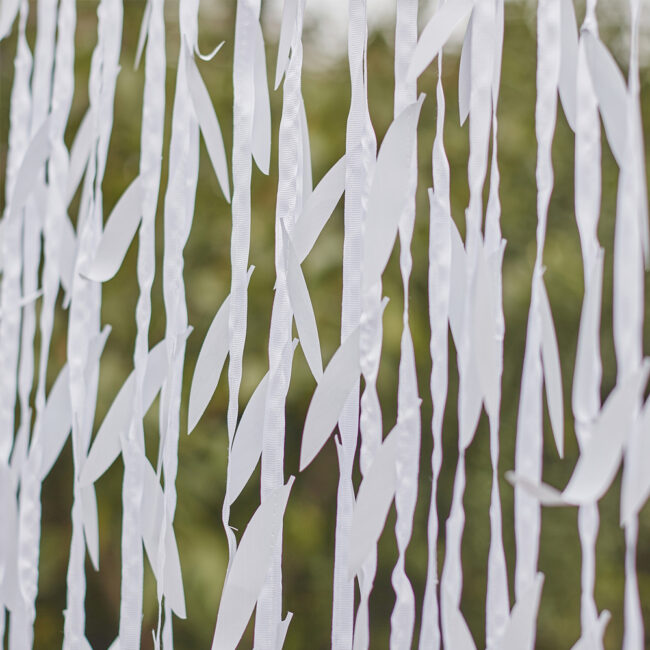 BACKDROP RIBBON LEAF WHITE 100CM - Image 3